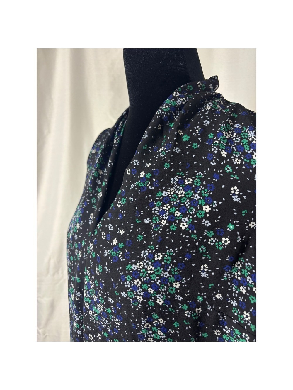 Stork & Babe Maternity Dress Medium Black Blue Green Floral V-Neck Sleeveless - Picture 2 of 6